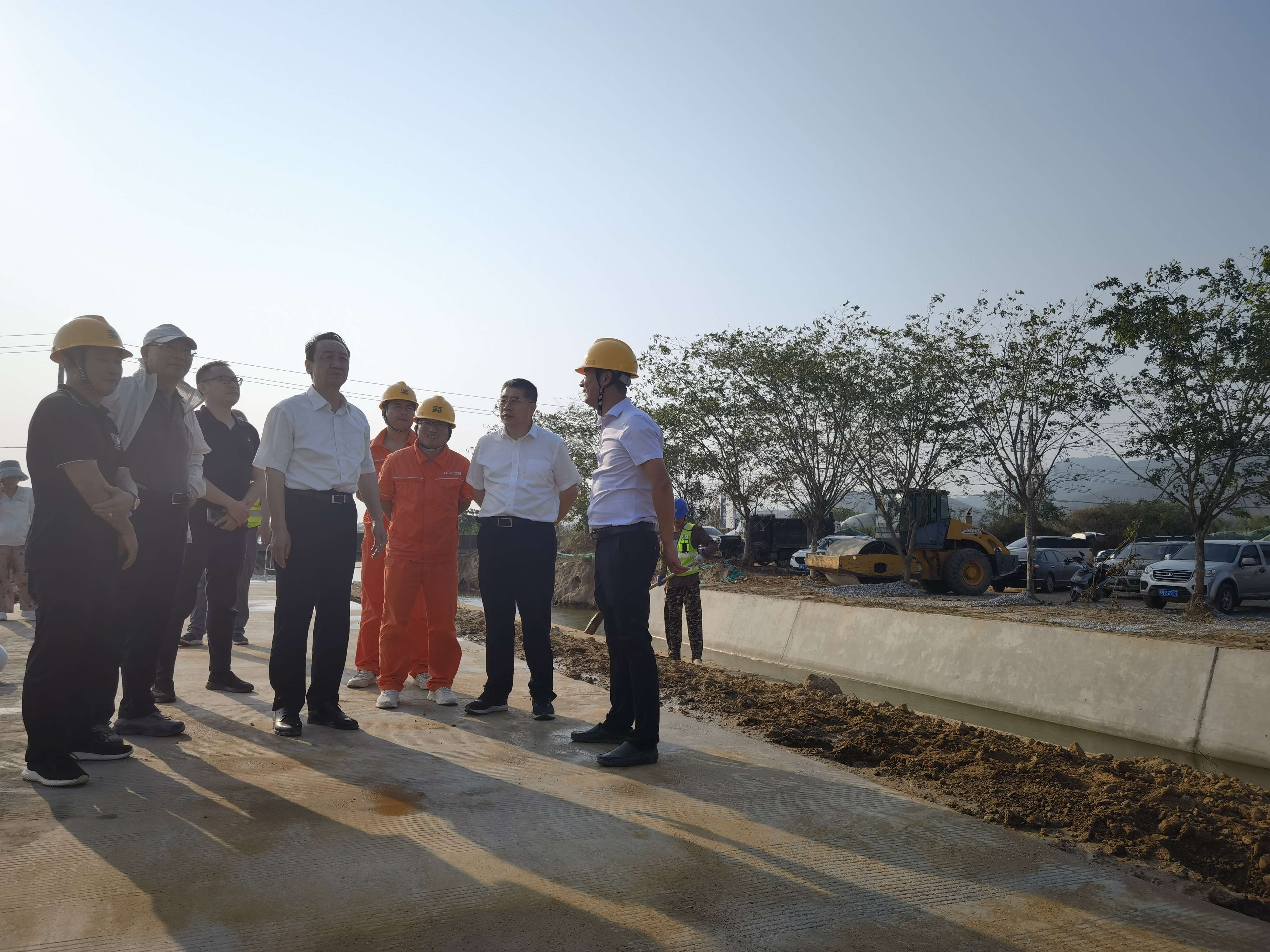 省水務廳廳長王強一行到南繁基地水利設施工程檢查指導工作，對南繁工程建設工作給予肯定。