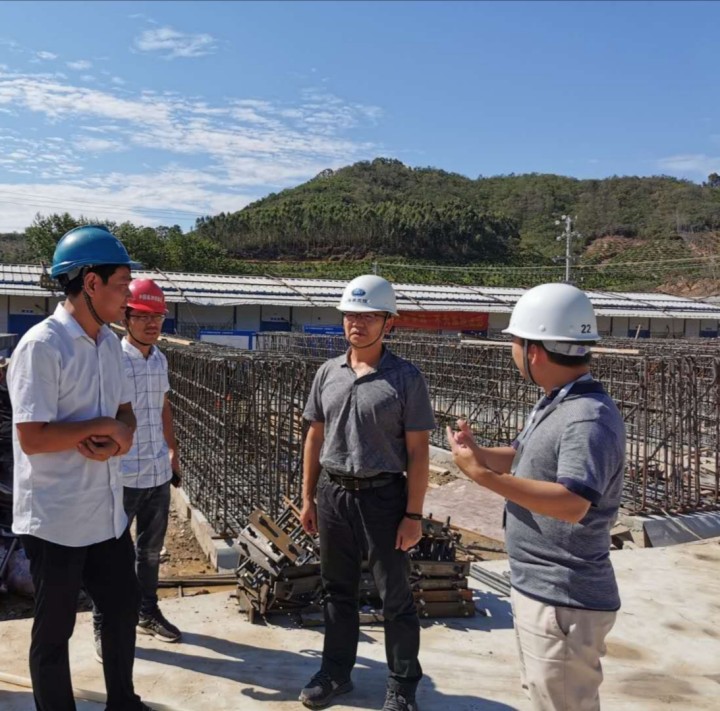 水電集團紀委書記傅後幹一行對陀興水庫進行工作檢查，要求建管部要提高合同履約管理