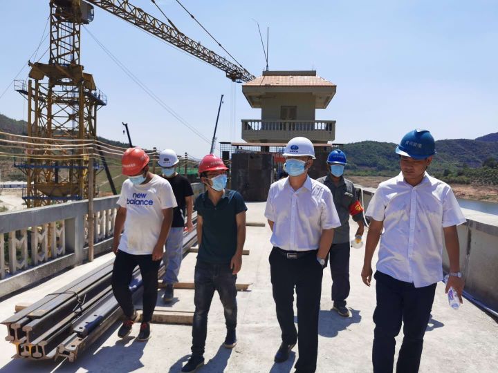 水電集團總工程師裴海瑜對陀興水庫改擴建工程進行工作檢查